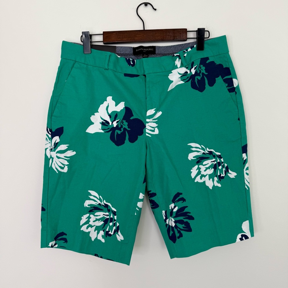NWT Banana Republic Tailored Floral Print Pique Bermuda Short Size 4